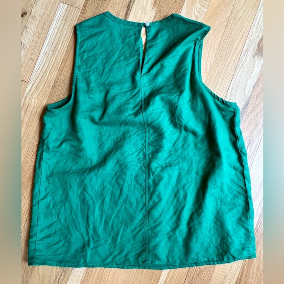 JCrew Factory green embroidered tank top. Size 8 - Picture 3 of 3